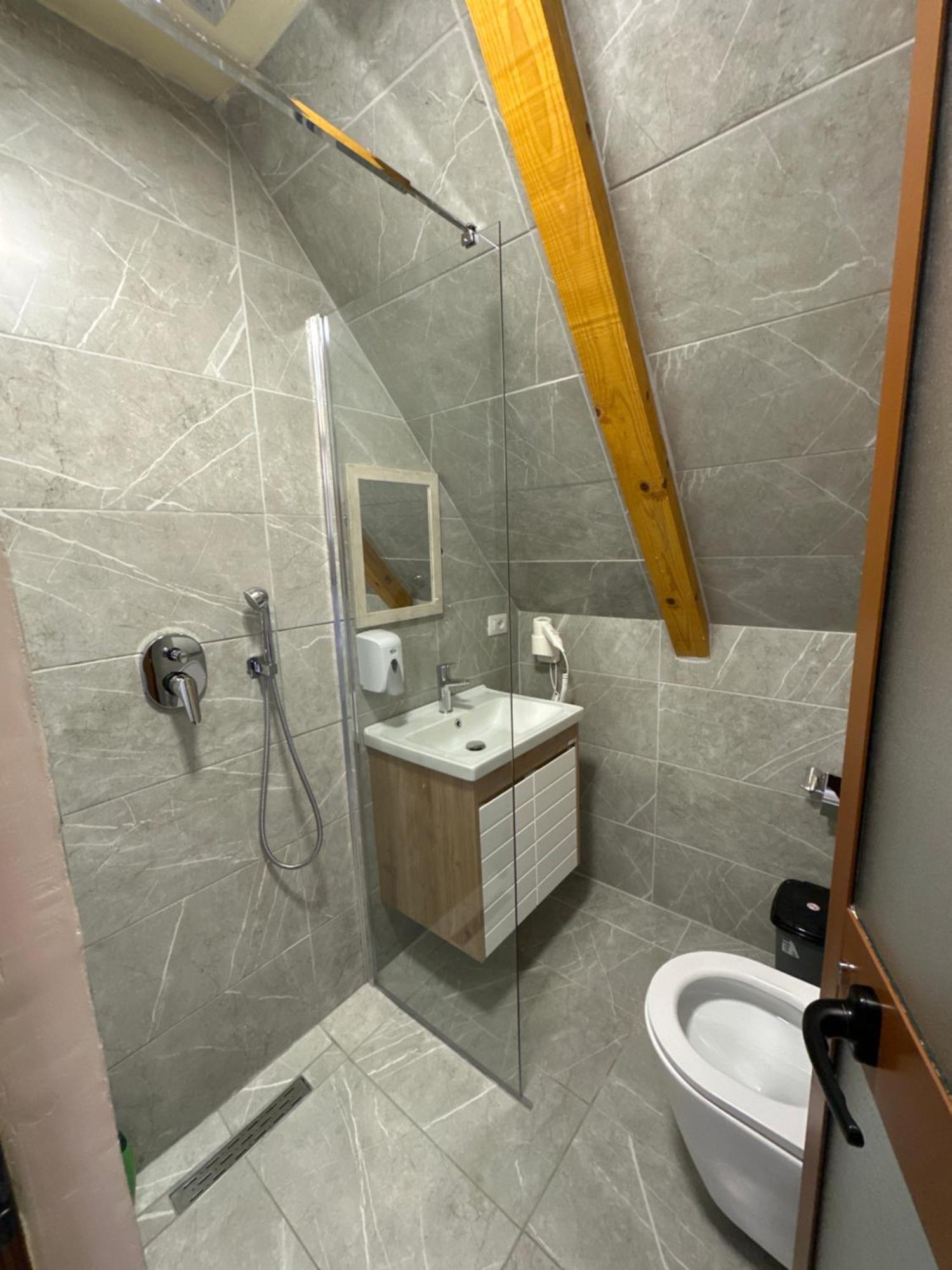 Royal Land Hotel Theth Kültér fotó